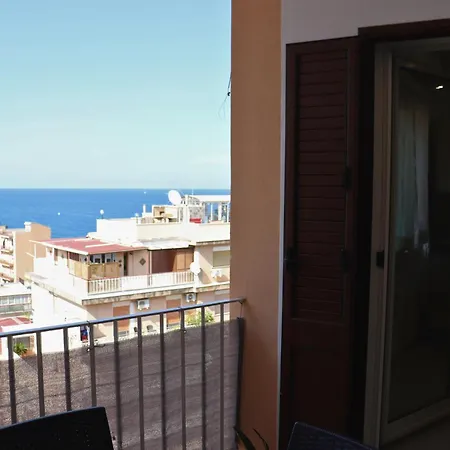 Rineddahouse Arenella - Vista Mare Panoramica A Con Parcheggio Privato * 巴勒莫