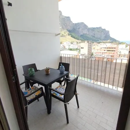 Rineddahouse Arenella - Vista Mare Panoramica A Con Parcheggio Privato